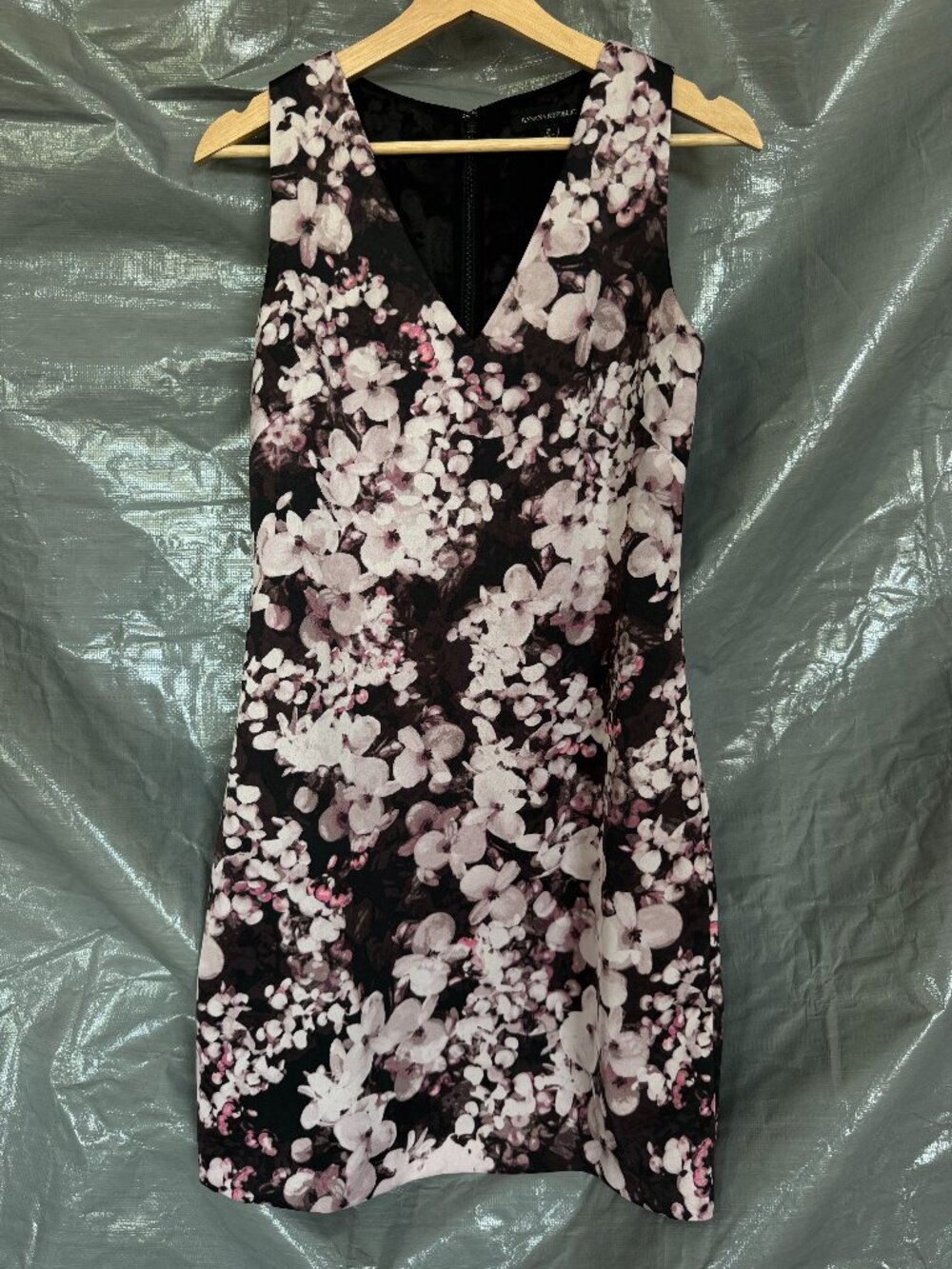 Banana Republic Womens 2 Floral V Neck Shift Dress Black White Pink Sleeveless